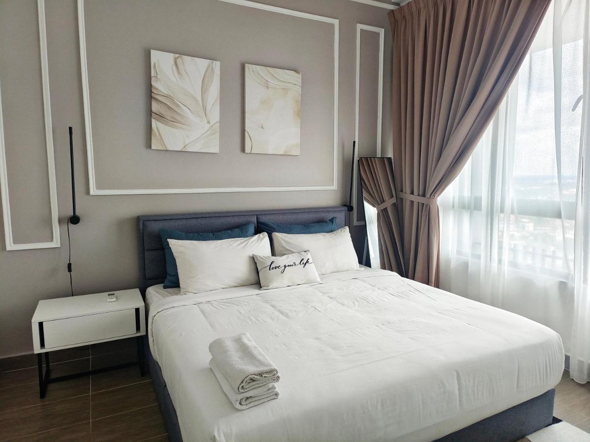 One Bedroom Troika Kota Bharu By Aghome, Modern Design Exterior photo